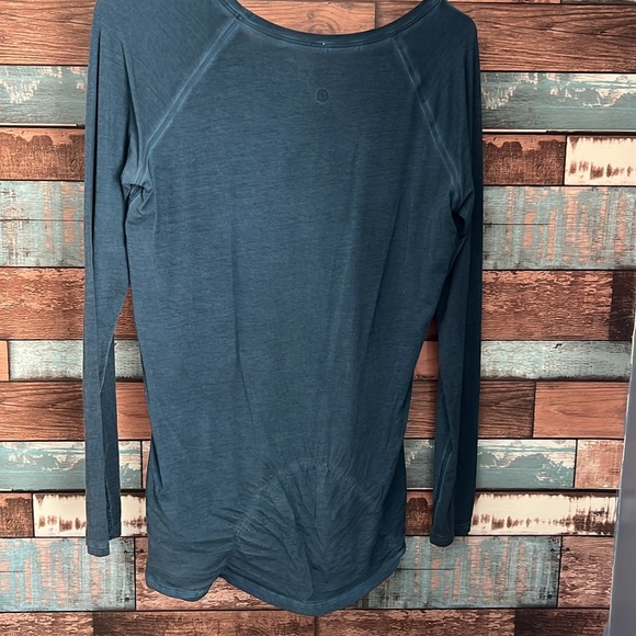 Lululemon long sleeve top - Picture 2 of 3